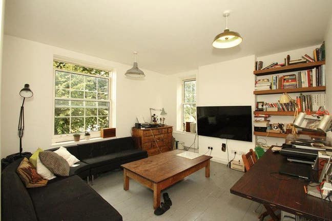 Designer Flat + Huge Kitchen | Mile End Main Photo