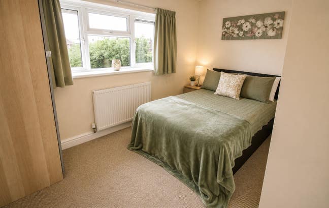 Double En-Suite Available - No Deposit Main Photo