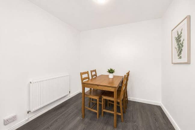 Newly Refurbished 4-Bed Maisonette with Garden Main Photo