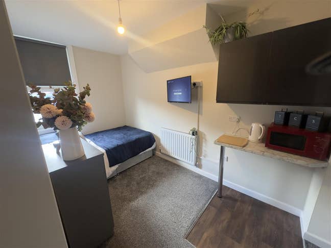 Modern Double En-Suite Room close to Town Centre Main Photo