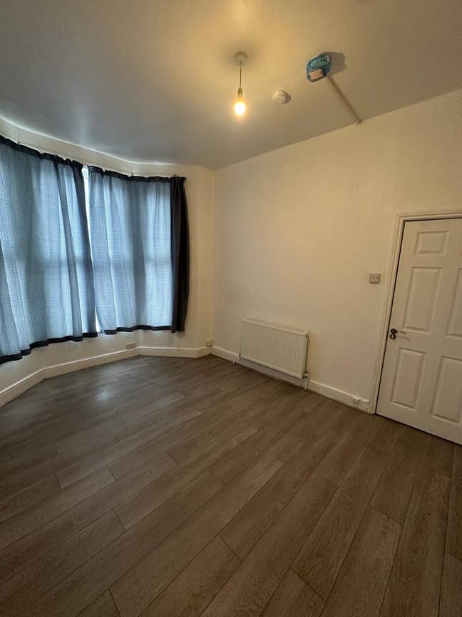 Large Double Rooms in N8 Available Now Main Photo