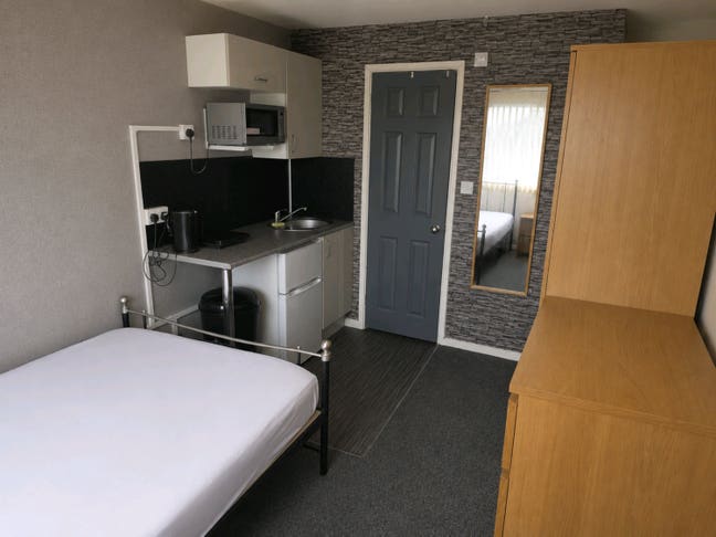 Double Studio(&pound;560) Single Room(&pound;450) Bill Include Main Photo