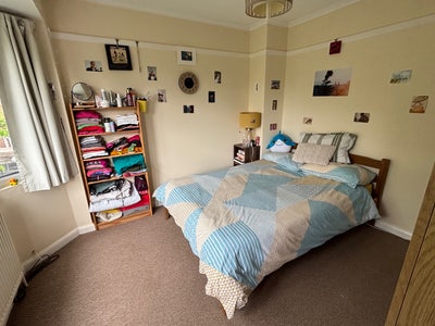 Lovely room with garden view available August! Main Photo