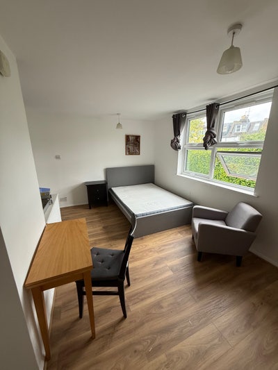 Studio Flat, Spencer Mews, W6 Main Photo