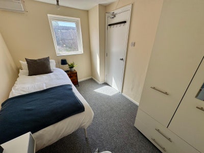 Newly Refurbished! New Bradwell MK13 Ground Floor  Main Photo