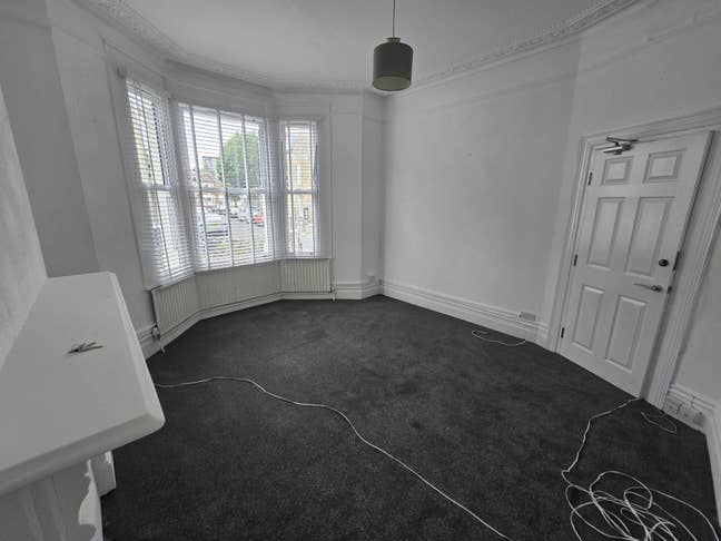 Beautiful Rooms Available Wandsworth Main Photo