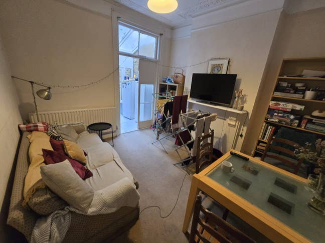 Beautiful Rooms Available Wandsworth Main Photo