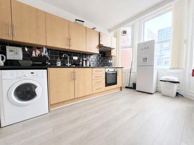 *** Ensuite Furnished Double Room M'boro Centre*** Main Photo