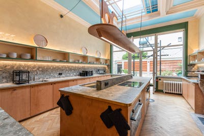 Furnished studios available  – Clapham Common Main Photo