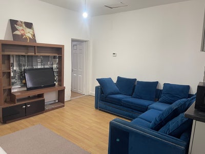 2 beds 1 bathroom – Flat Main Photo