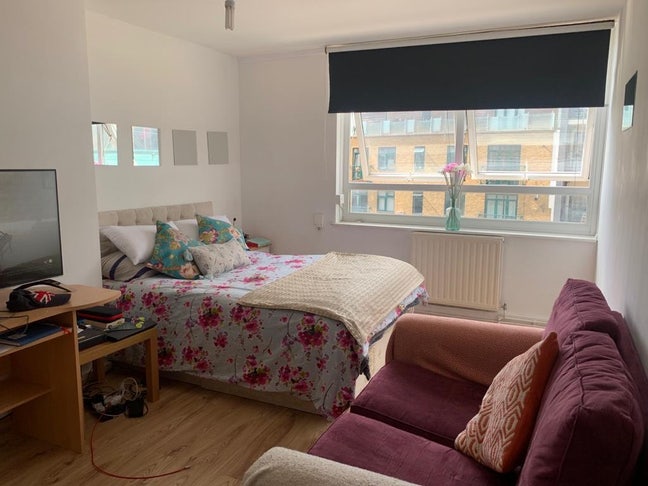 3/4 bright double rooms in homely flat Main Photo