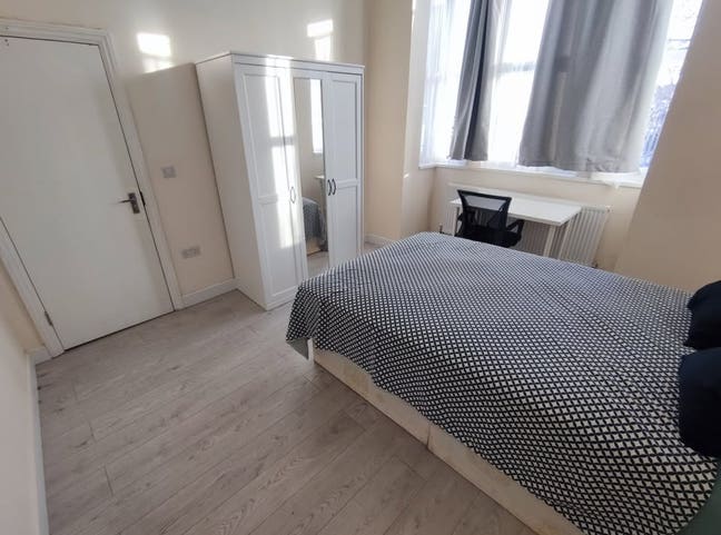 Double Room White Hart Lane  Main Photo