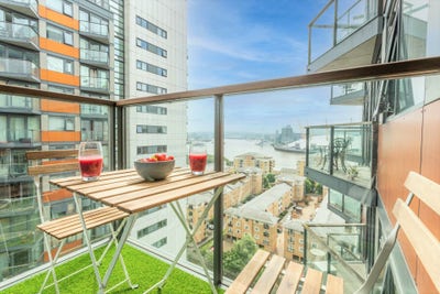 💎Modern 13th Fl. Canary Wharf Ens.- Gym➕Concierge Main Photo
