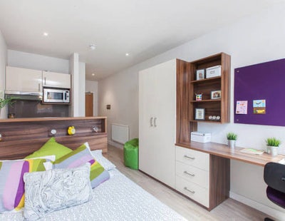 London W5 Personal Sublet Post Main Photo