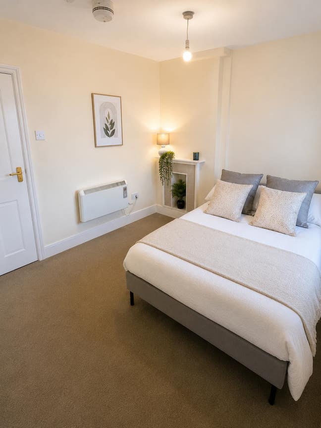  Lansdowne Place, Fantastic location. Main Photo