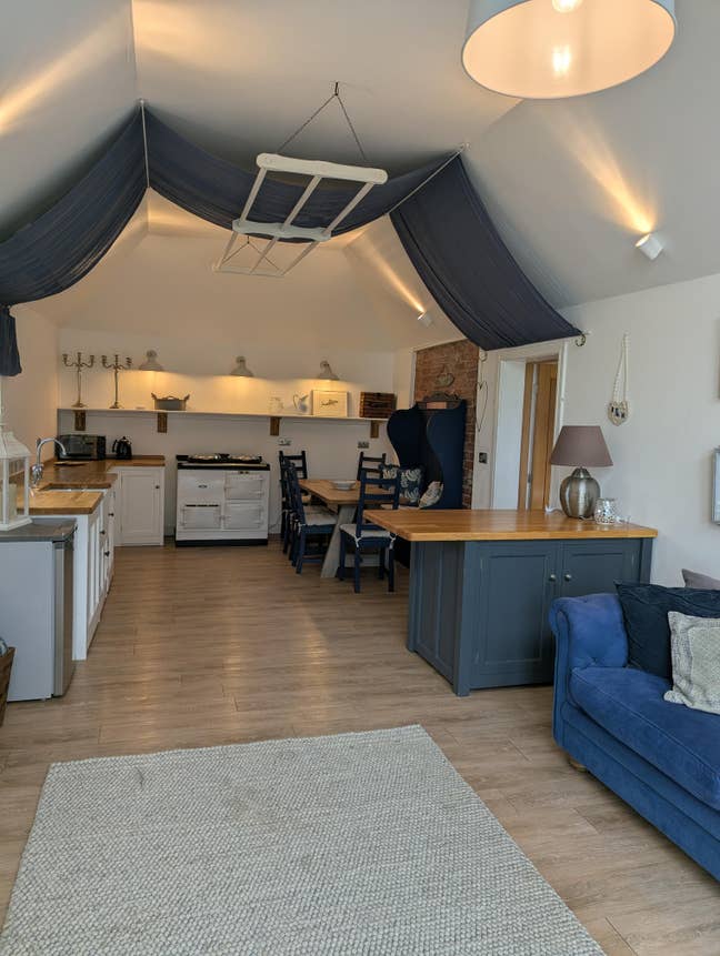 Self Contained Annex, Super-king Bed Ensuite Main Photo