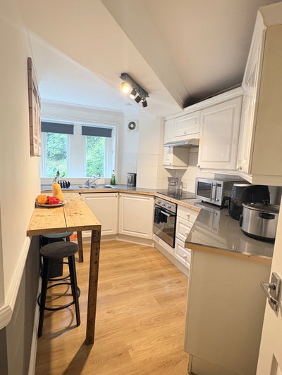 Lovely small double room available town centre  Main Photo