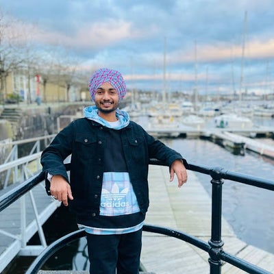 Hi im kamal and im a construction worker plea... Main Photo