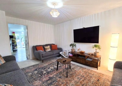Semi-Double Room Available Main Photo
