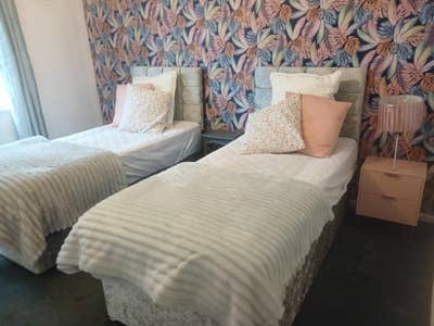 Female Friendly Room &pound;120 per week.  Main Photo