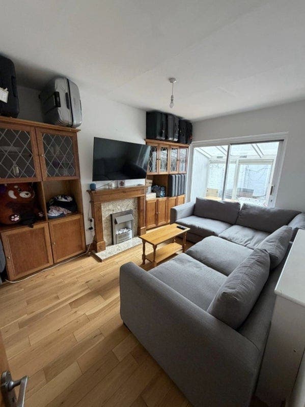 Female student house in Islington  Main Photo