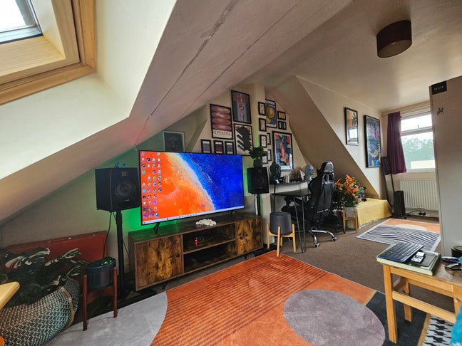 Large Double Room in a charming Flat Main Photo