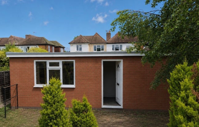 Newly Built Modern Studio to Rent – New Malden Main Photo