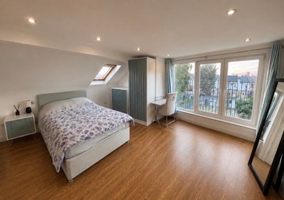 *Stunning Large En Suite Room* Available in SW16* Main Photo