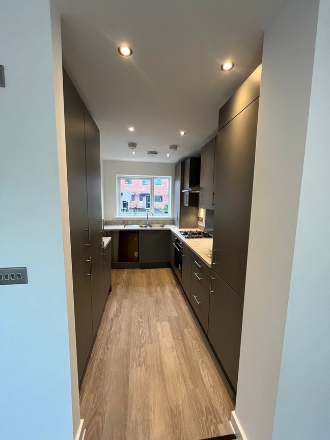 Room Available in a Lovely 2-Bedroom House Main Photo