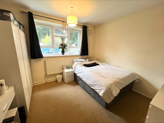 Double Bedroom - Southfields Main Photo