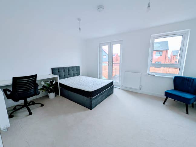 Single occupancy rooms in New built house Main Photo