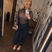 Professional Female seeks a single or double room Main Photo