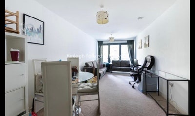 Double Ensuite 1min from Canada Water Station Main Photo