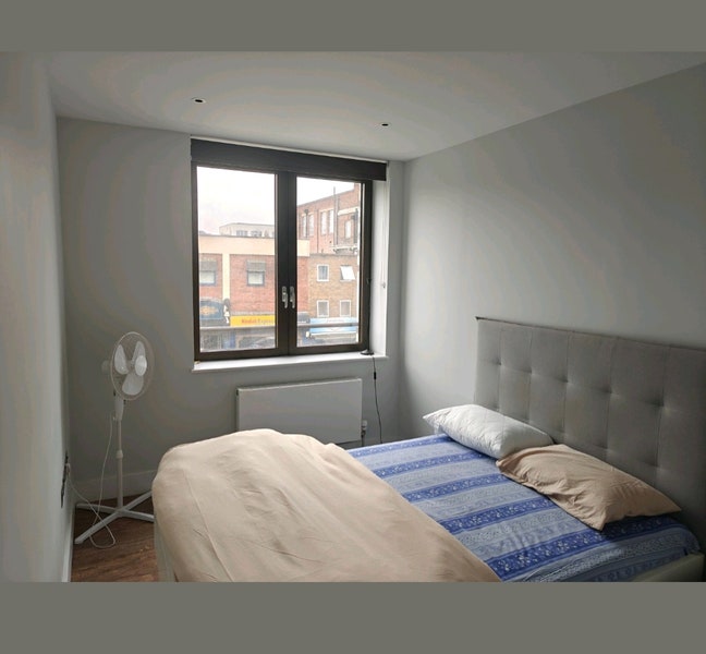 Double Room available in 3BHK at Wembley Central Main Photo