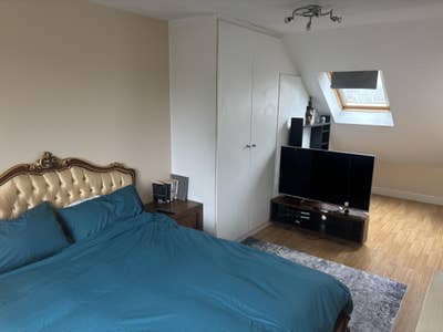 En-Suite Room | Workspace, Mini Fridge & Skylights Main Photo