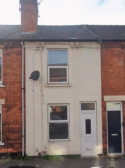 Beautiful 2 Bed Home – Ideal Shared Living  Main Photo