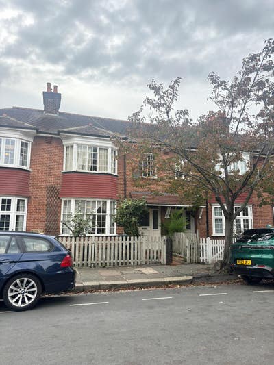 Spacious double bedroom in Ealing Main Photo