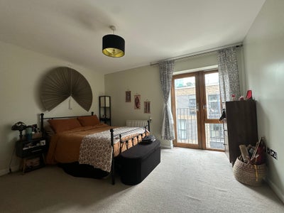 Large Bedroom available in Hackney from early July Main Photo