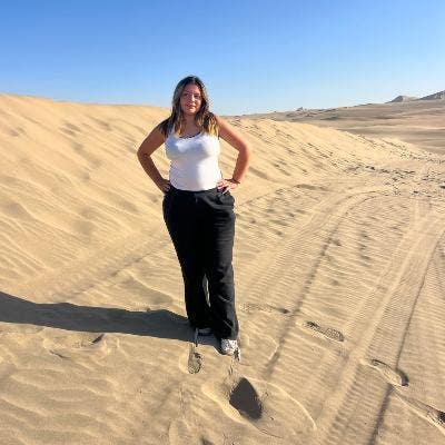 Professional Female seeks a single or double room Main Photo