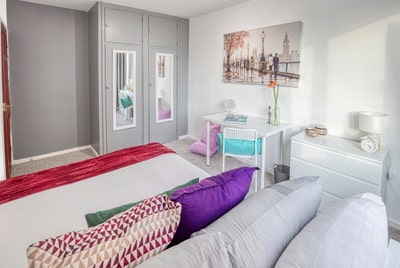 Modern Double Room in a Great Residential Area Main Photo