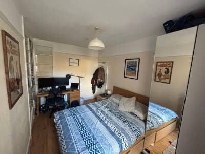 Double room in 5 bedroom shared house Main Photo