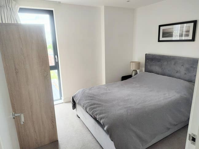 Double room near the City, own bathroom, Zone 1. Main Photo