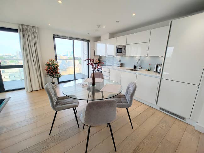 Double room near the City, own bathroom, Zone 1. Main Photo
