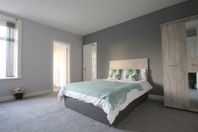 🤓🥂 Large Middleton Ensuite Double Room Main Photo
