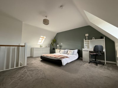 Penthouse  for rent in a sought after village Main Photo