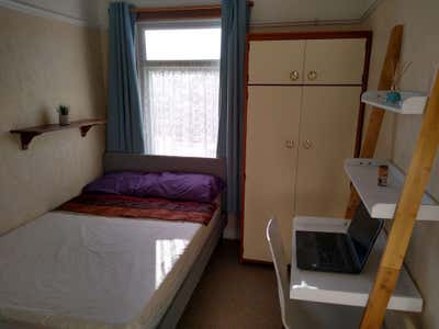 Good value room in renovated house Main Photo