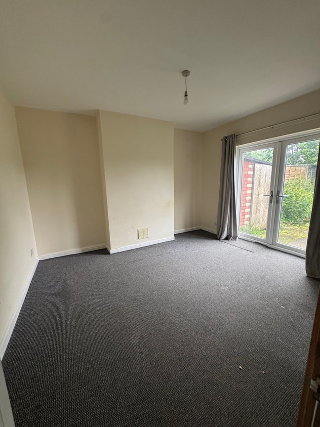 Rooms available in share Accommodation  Main Photo