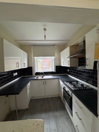Rooms available in share Accommodation  Main Photo