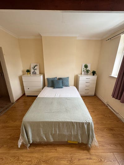 @Double Room 10' to Wembley Park Main Photo