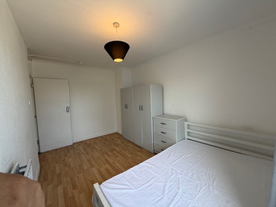 2 Lovely DBL Room | All Bills Incl, All Saints DLR Main Photo